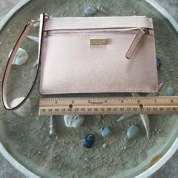 Beautiful Soft Pink Kate Spade Wristlet Like New - Picture 4 of 5